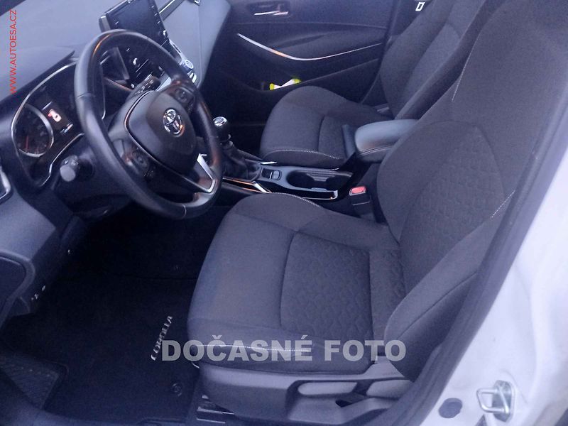 Toyota Corolla (2019) 1.2i - fotka 3 z 3