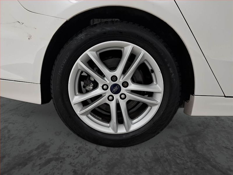 Ford Mondeo (2015) 2.0 TDCI, Navi, Tempomat - fotka 15 z 18