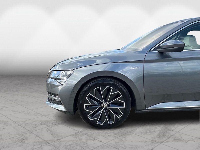 Škoda Superb L&K 2.0 TDI 147kW DSG 4x4 - fotka 9 z 28