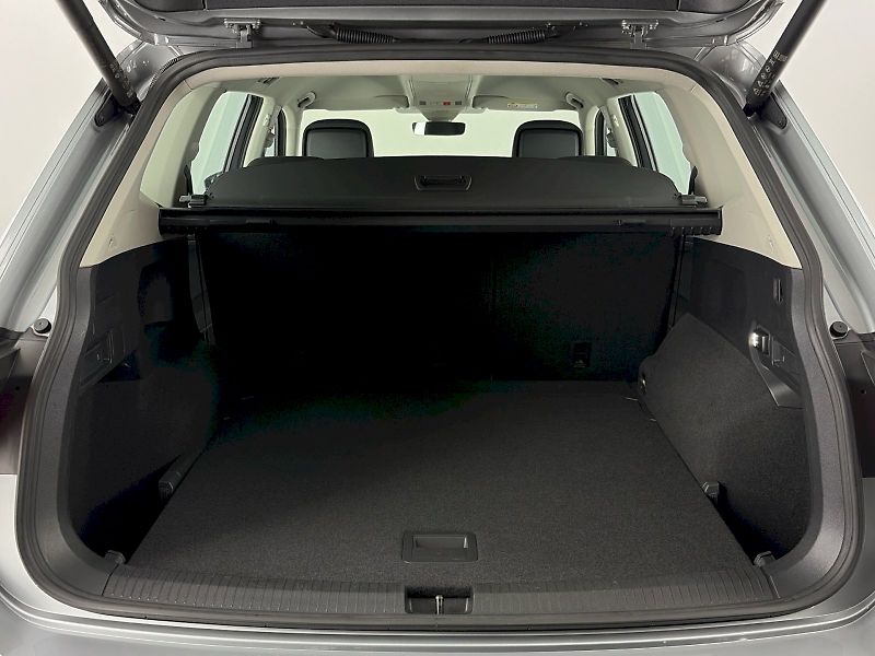 Volkswagen Tiguan Allspace (2022) Life 1.5 TSI 110kW - fotka 28 z 31