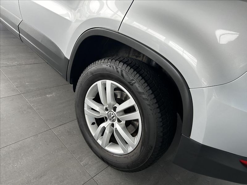 Volkswagen Tiguan 2,0   TDI,1.MAJ,SERVISKA,TAŽNÉ - fotka 21 z 22