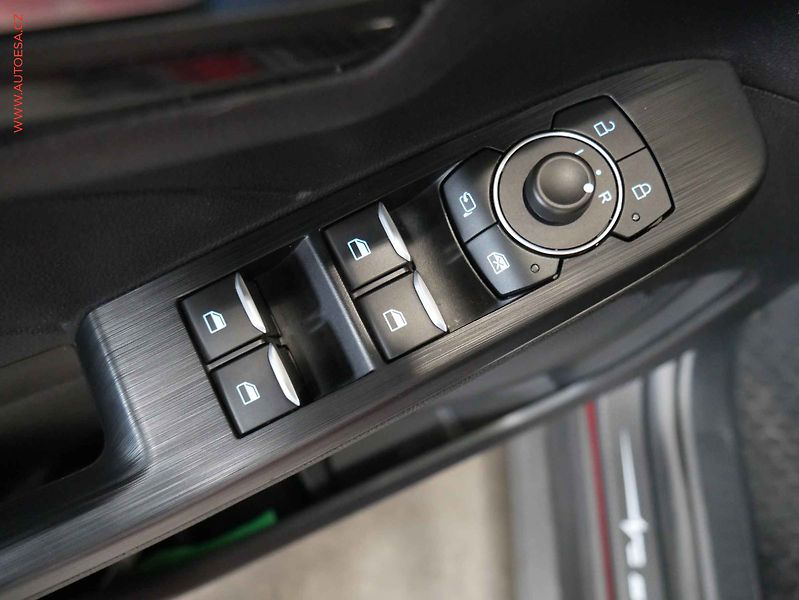 Ford Kuga (2023) 1.5 EB, ČR, servis.kniha, LED - fotka 20 z 21
