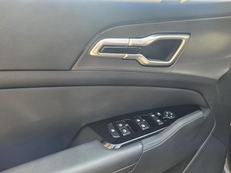 Kia Sportage 1.6-HEV-V ZÁRUCE-NÍZKÉ KM - fotka 19 z 44