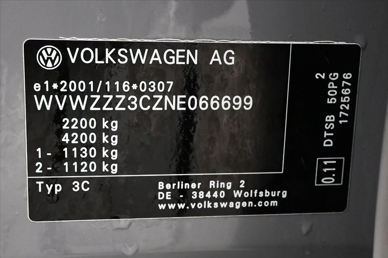 Volkswagen Passat 2,0 TDI 110 kW DSG Business Zá - fotka 12 z 32