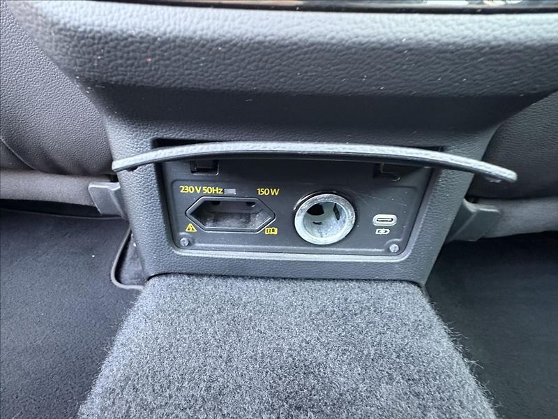 Volkswagen Passat 2,0 TDi140kW,Matrix,ACC,Kamera - fotka 36 z 45