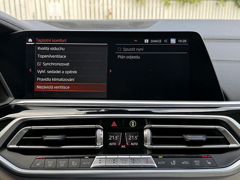 BMW X7 40xD-R22-SKY-LCD-NOČNÍ V-ČR - fotka 26 z 44