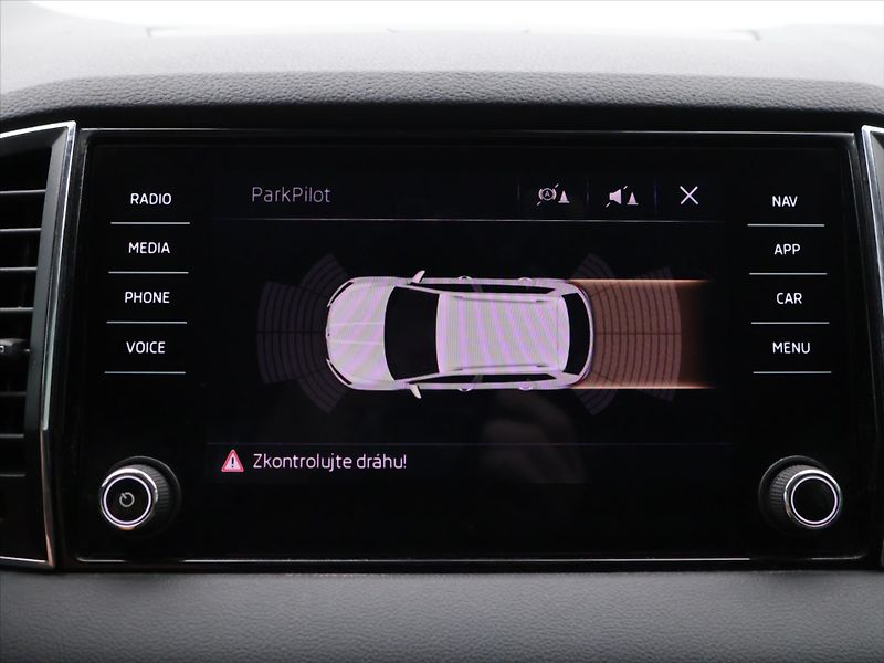 Škoda Karoq 1,5 TSI 110kW DSG Style Virtua - fotka 20 z 30