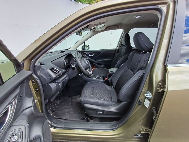 Subaru Forester COMFORT e-Boxer FB 20 110 kW C - fotka 7 z 25