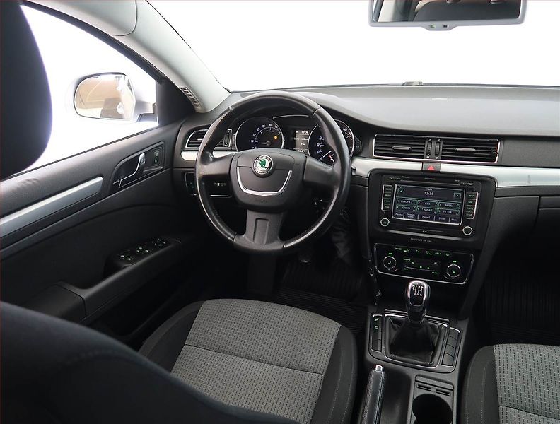 Škoda Superb (2008) 2.0 TDI, Serv.kniha, Xenony - fotka 7 z 20