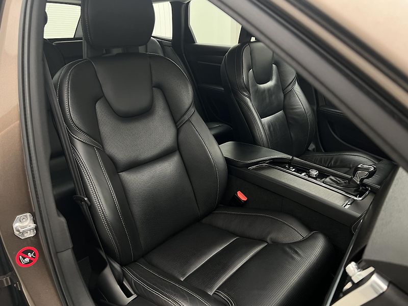 Volvo V90 CC D5 AWD PRO CZ 1. maj. - fotka 18 z 44
