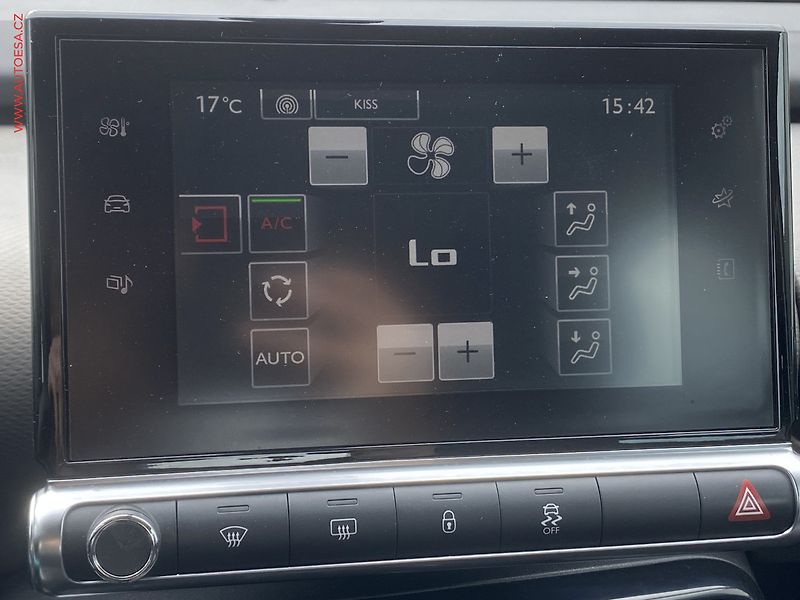 Citroën C4 Cactus (2016) 1.2 PT, ČR, AC, kamera - fotka 16 z 17