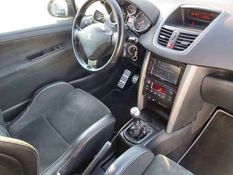 Peugeot 207 (2009) 1,6 128 KW  GTI - fotka 23 z 27
