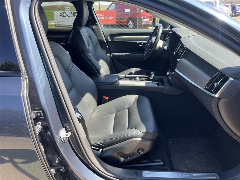 Volvo V90 2,0 B4 145KW CROSS COUNTRY DPH - fotka 11 z 43