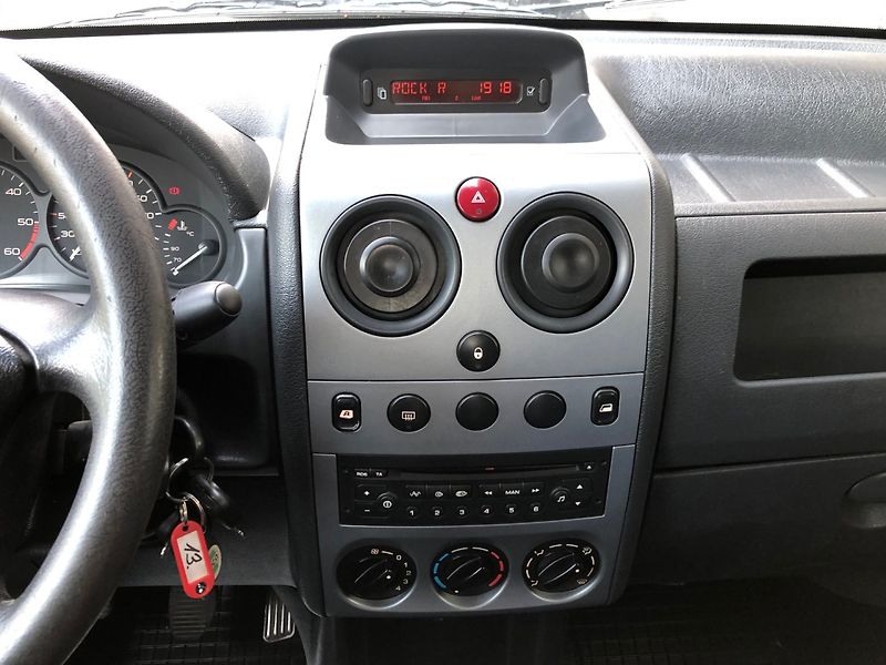 Peugeot Partner (2004) 1.9 D - fotka 14 z 26