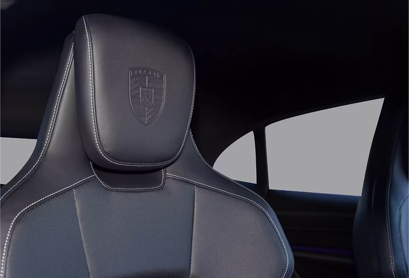Porsche Taycan GTS Sport Turismo HuD 360 Inno - fotka 10 z 28