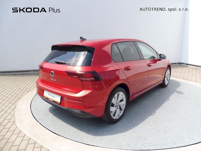 Volkswagen Golf (2025) People 1,5 TSI 85kW - fotka 2 z 26