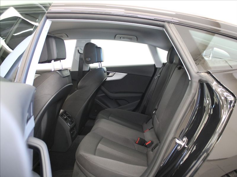 Audi A5 2,0 40TDi S-Line 55tkm. ČR - fotka 7 z 27