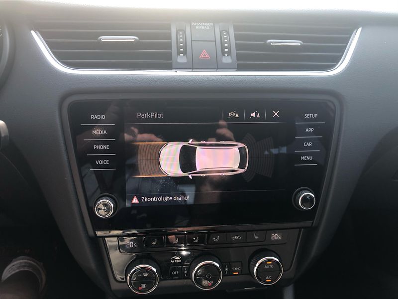 Škoda Octavia Combi 1.5 TSI G-Tec DSG - fotka 22 z 29
