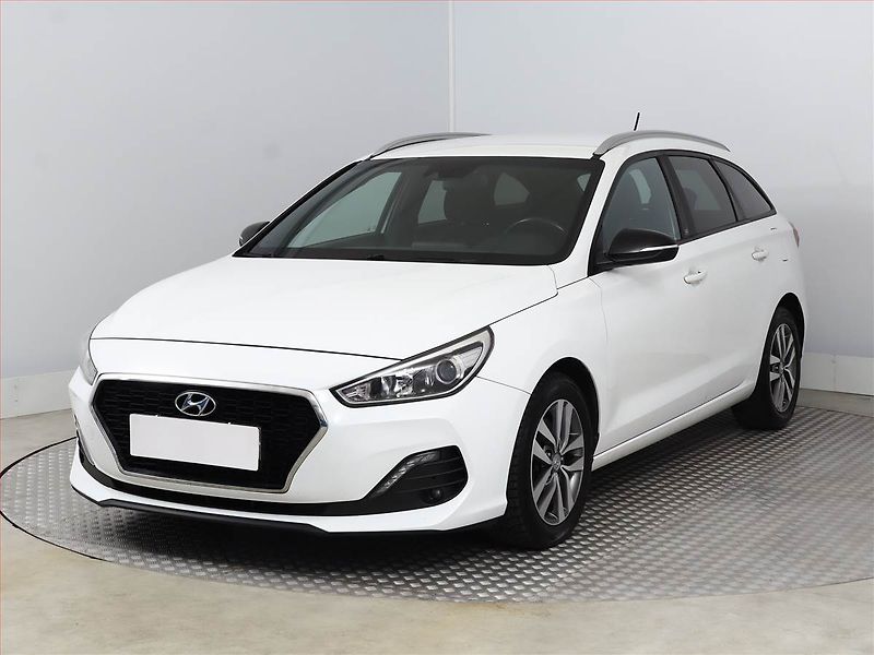 Hyundai i30 (2018) Go! 1.0 T-GDI, Serv.kniha - fotka 2 z 15