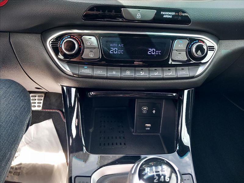 Hyundai i30 1,5 T-GDi N-LINE - fotka 16 z 26