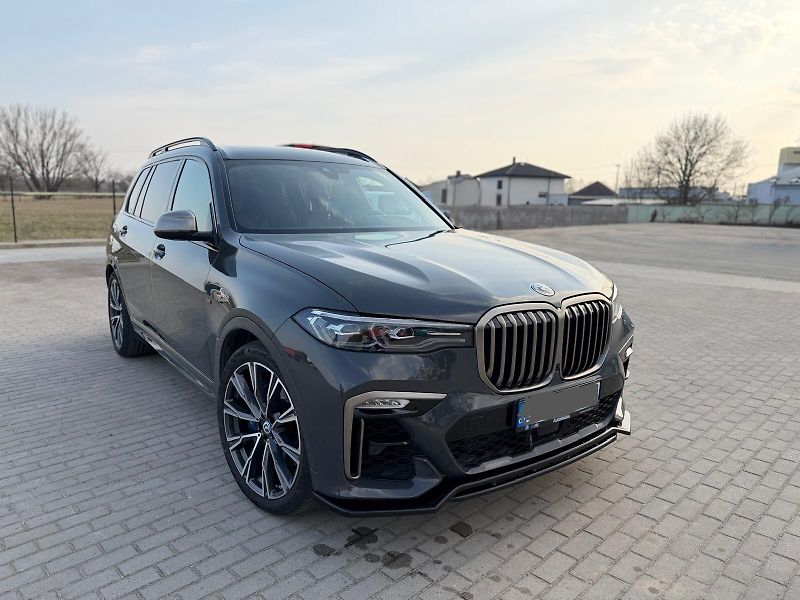 BMW X7 (2022) M50i 390kW - fotka 3 z 19