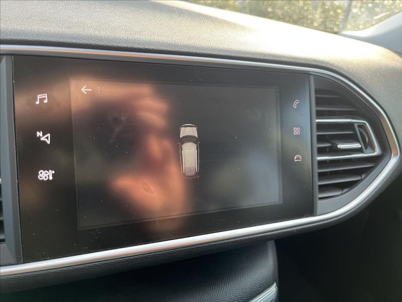 Peugeot 308 1,5 HDi STYLE KLIMA TAŽNÉ ALU - fotka 19 z 40