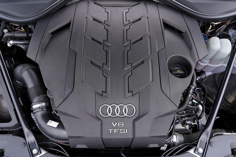 Audi A8 60 TSFI S-line/Q/B&O/Led/460PS - fotka 10 z 50