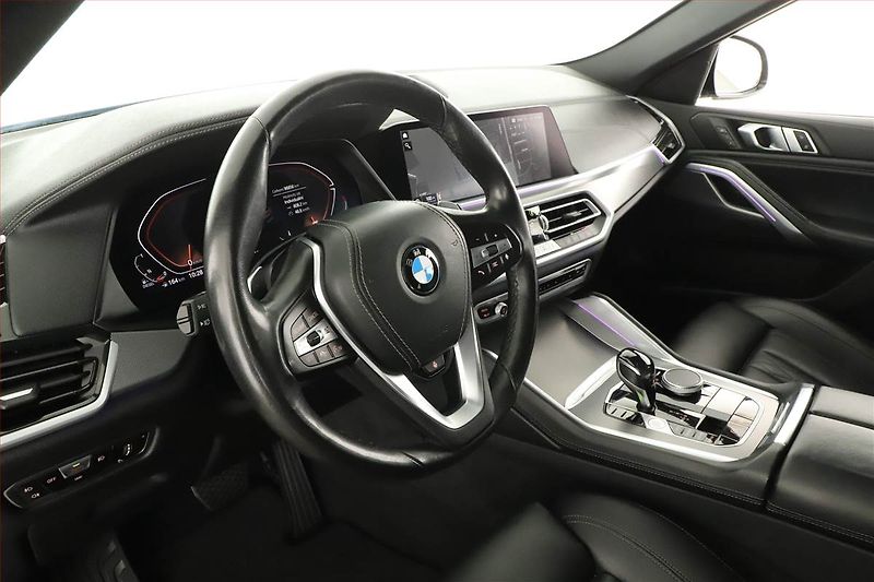 BMW X6 (2021) xDrive30d, ACC, Výhřev, Kamera - fotka 23 z 31