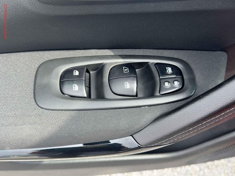 Renault Kadjar (2016) 1.2TCe, 1.maj,ČR, Navi - fotka 11 z 21