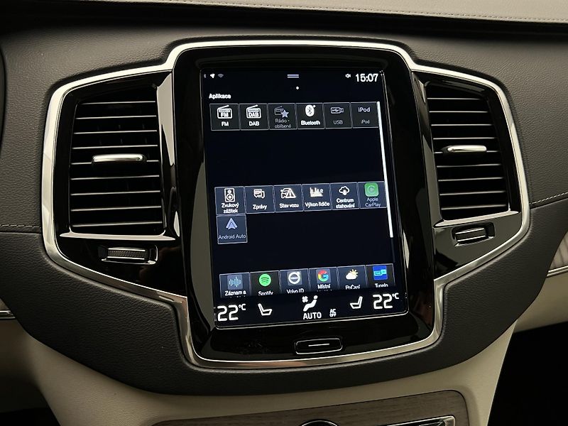 Volvo XC90 B5 AWD INSCRIPTION REZERVACE - fotka 33 z 44
