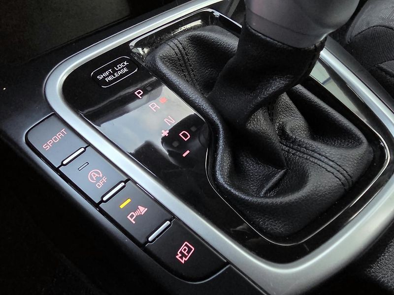 Kia Ceed 1.5-V ZÁRUCE-AUTOMAT-KAMERA - fotka 15 z 36