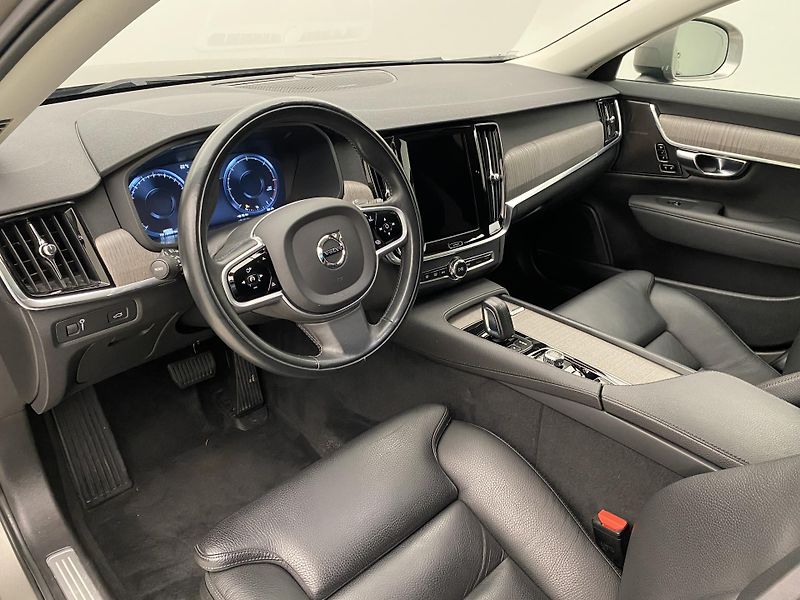 Volvo V90 CC B4 AWD MOMENTUM REZERVACE - fotka 4 z 53