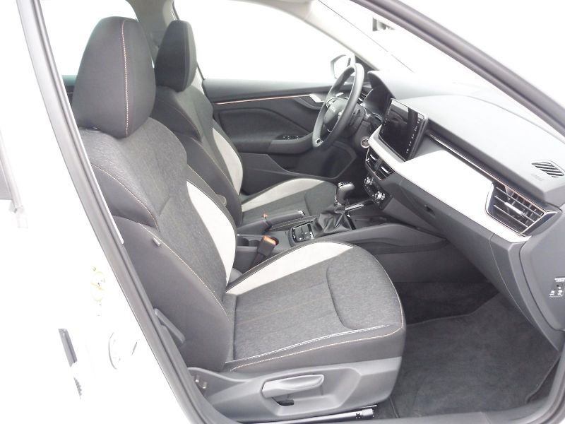 Škoda Kamiq (2025) Top Selection 1,0 TSI 85kW DSG - fotka 9 z 30