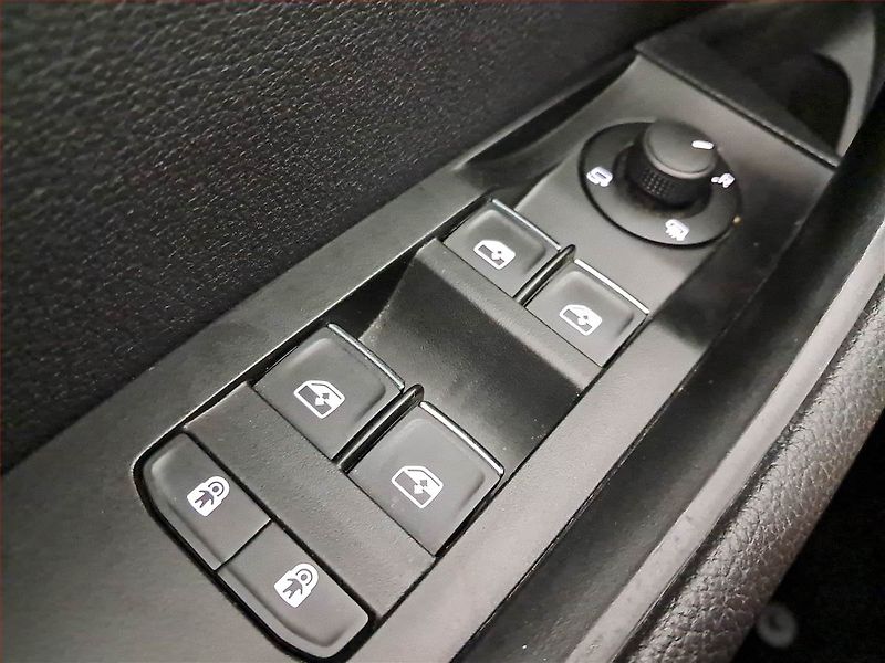 Škoda Superb (2022) Laurin&Klement 2.0 TDI - fotka 15 z 22