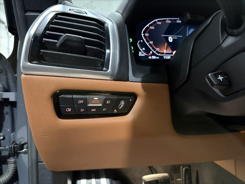 BMW Řada 8 3,0   840 XD 250kW M-PAK LASER - fotka 15 z 47