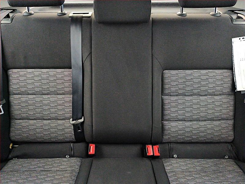 Škoda Octavia (2010) Ambiente 1.6 TDI, Serv.kniha - fotka 10 z 13