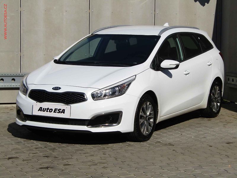 Kia Ceed (2017) 1.6i, 1.maj,ČR, Klima - fotka 3 z 18