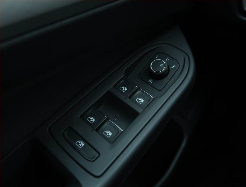 Volkswagen Golf (2021) Life 1.5 TSI, ČR,1.maj - fotka 16 z 22