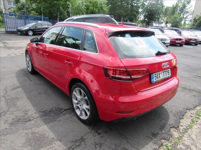 Audi A3 1,6 TDI 81kW Sportback Automat - fotka 4 z 31