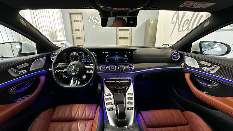 Mercedes-Benz AMG GT AMG GT 63 S 4MATIC+ - fotka 28 z 59