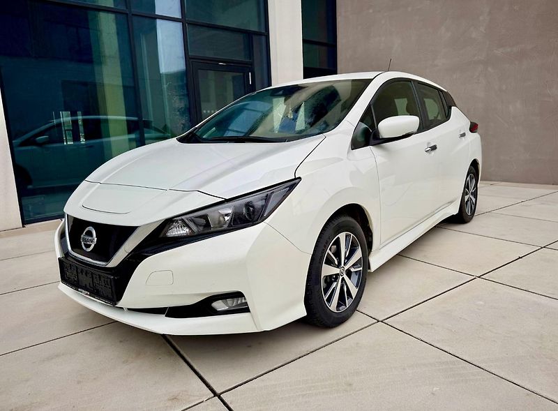 Nissan Leaf (2020) Acenta 110KW 1 MAJITEL KAMERA  - fotka 9 z 40