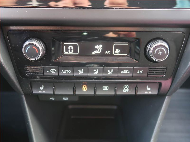 Škoda Rapid (2018) Drive 1.0 TSI, Xenony - fotka 15 z 17