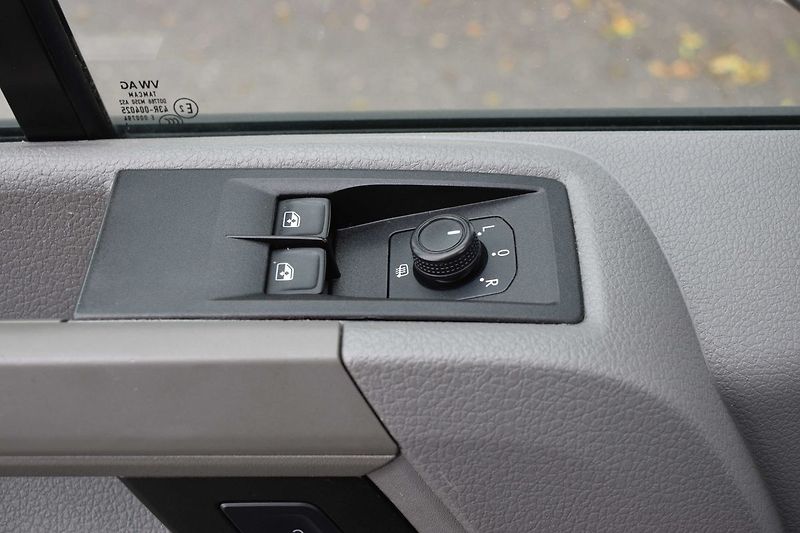 Volkswagen Crafter 2.0 TDI 103kW L2H2*CARPLAY*DPH - fotka 9 z 26