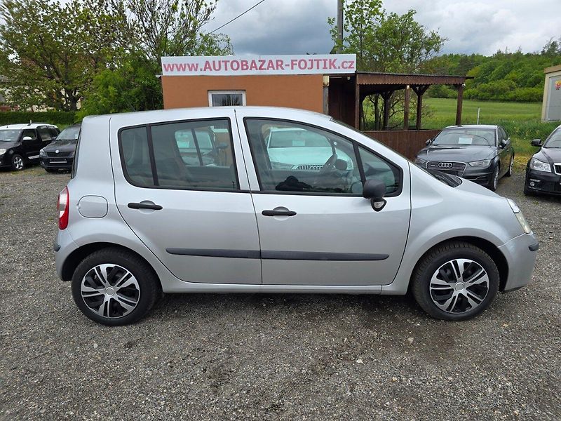 Renault Modus (2007) 1.2 55KW klima 2 - fotka 8 z 23