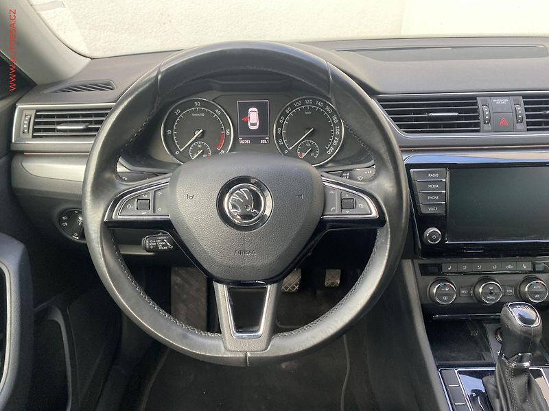 Škoda Superb (2016) 1.6 TDi, Style, DSG, kůže - fotka 11 z 18