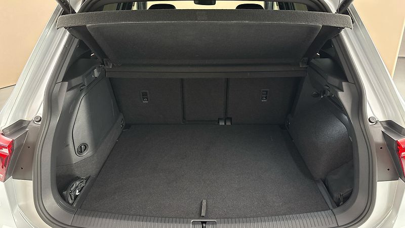 Volkswagen Tiguan 1.4 TSI PHEV DSG R-Line - fotka 17 z 33