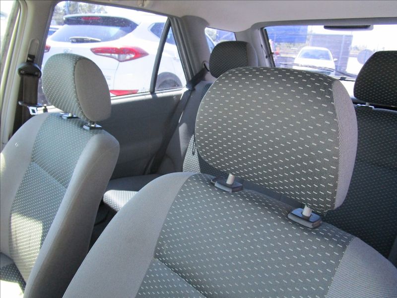 Škoda Felicia Combi 1.6MPi LX, Klima, 2. maj - fotka 13 z 40