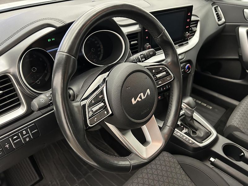 Kia Ceed 1.5 T-GDI SPIN - fotka 7 z 23