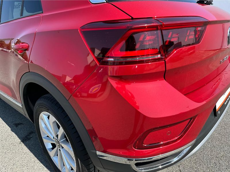 Volkswagen T-Roc Style 1.5 TSI 110kW Man. 6 - fotka 18 z 24