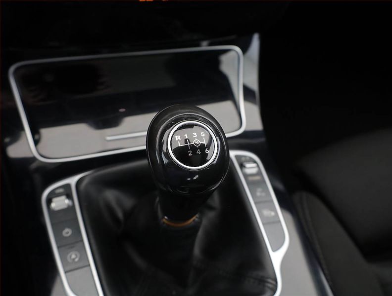 Mercedes-Benz Třídy C (2020) C 200 d, Navi, Tempomat - fotka 11 z 21